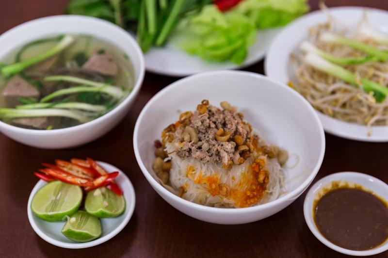 Phở khô Hồng