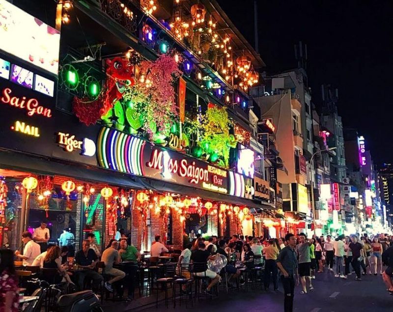 Phố tây Bùi Viện