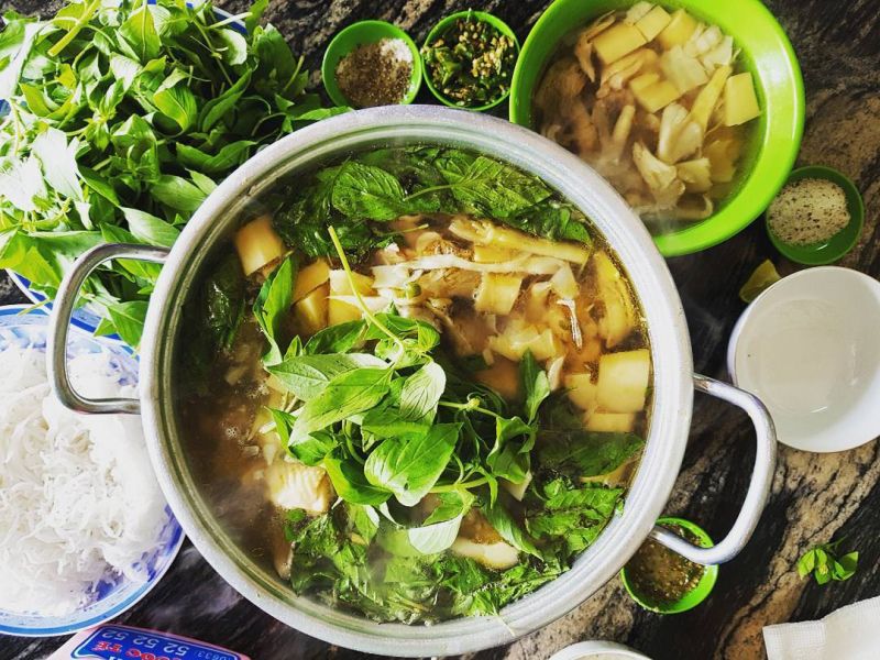 Lẩu Gà Lá É Phú Yên - Kê Nhi Quán