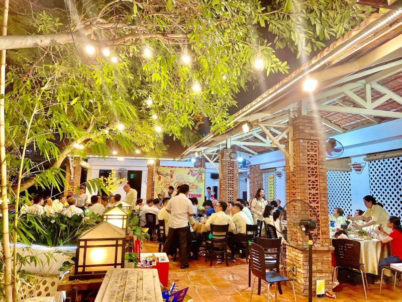 Quán Ăn Sân Vườn 360