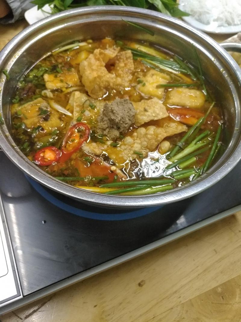 Quán Lẩu Riêu 72