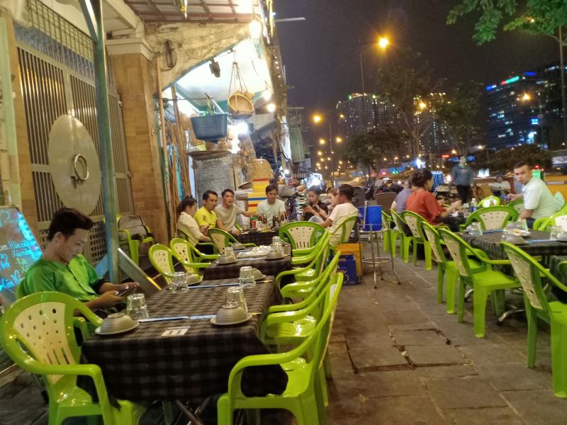 Quán Năm Bờm