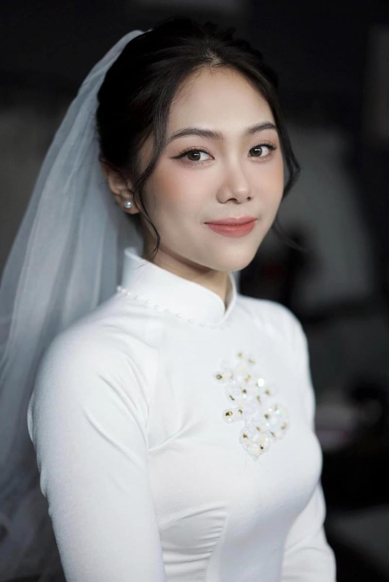 Quân Wedding - Make up Việt Nguyễn