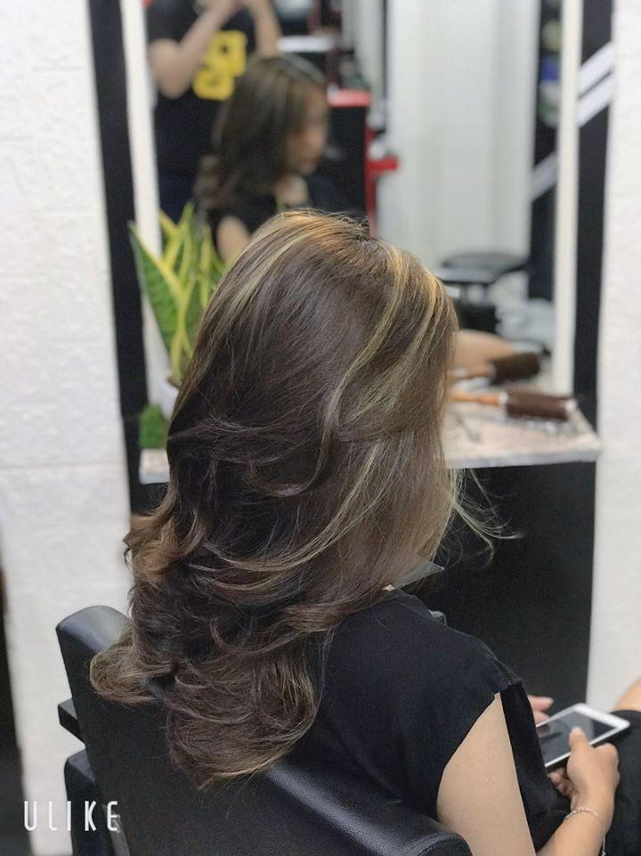 Salon Lee Hoàng