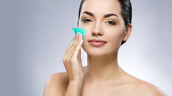 Sử dụng giấy thấm dầu