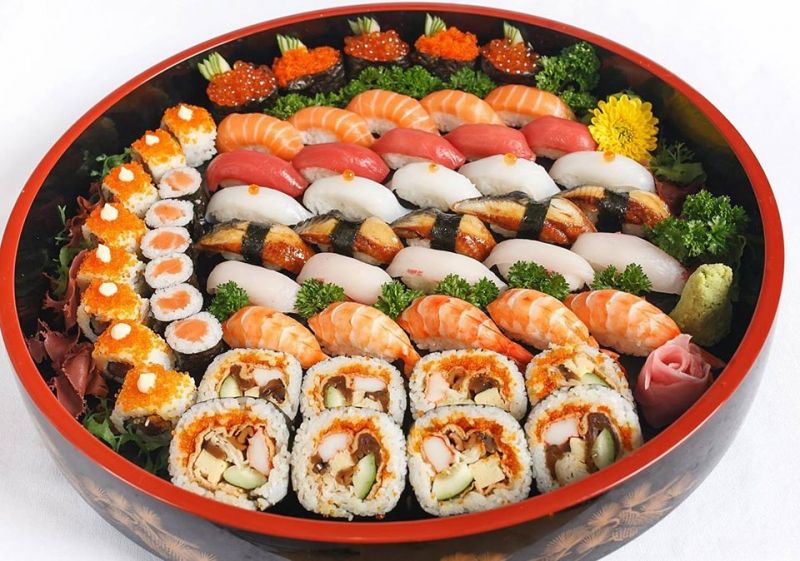 Nhà hàng không quá đông, không gian rộng rãi thích hợp với những buổi gặp mặt gia đình.