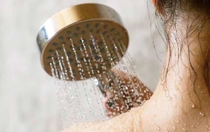 Tắm nước ấm khi tới kỳ nguyệt san