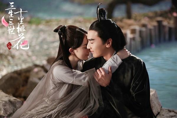 Tam sinh tam thế Thập lý đào hoa