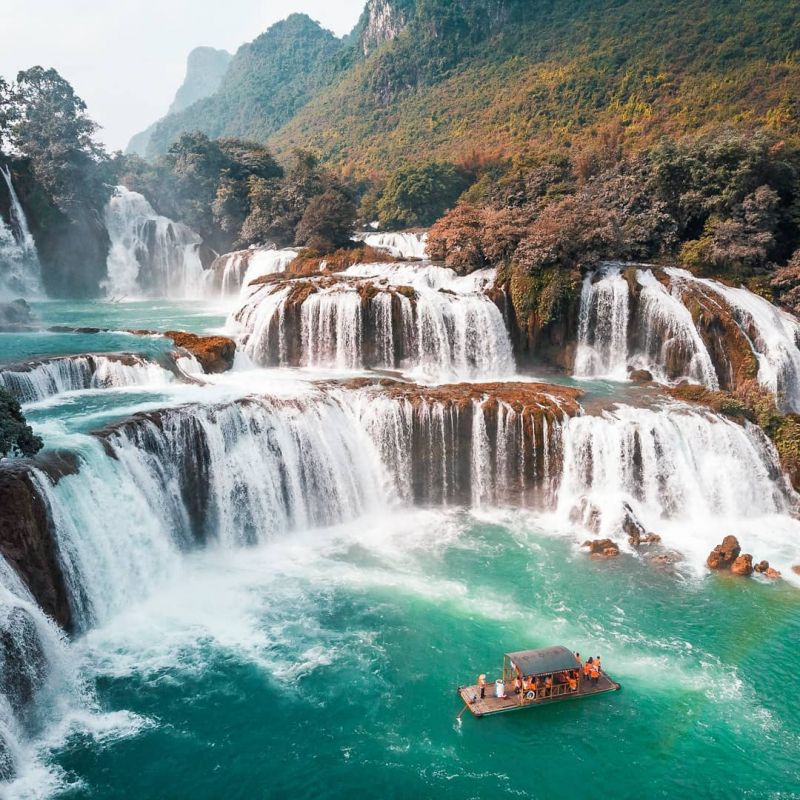 Chiều trên Bản Giốc