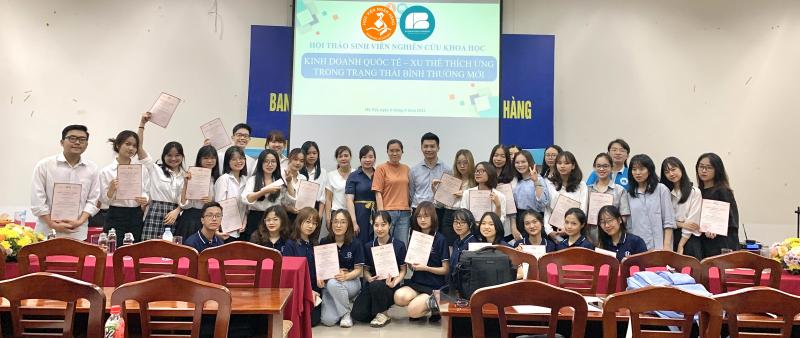 Tham gia hoạt động trường