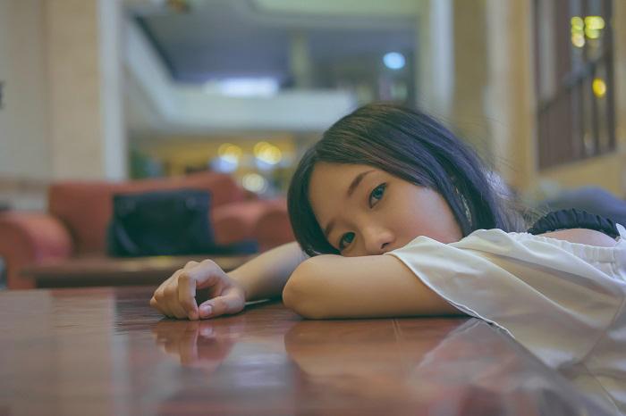 Làm quen cô hàng xóm, tại sao không?