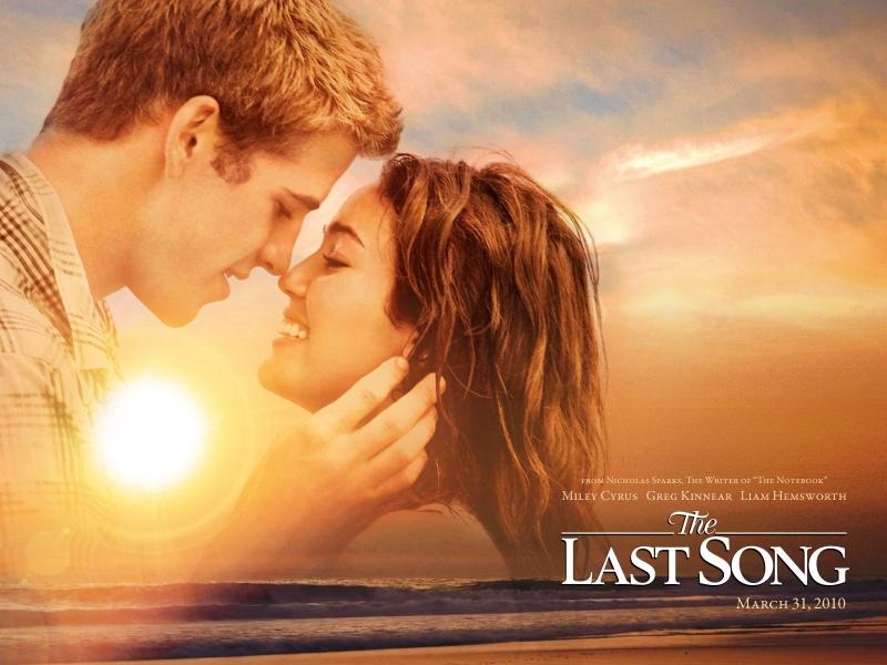 Cặp đôi yêu nhau từ phim ra ngoài đời Miley& Liam
