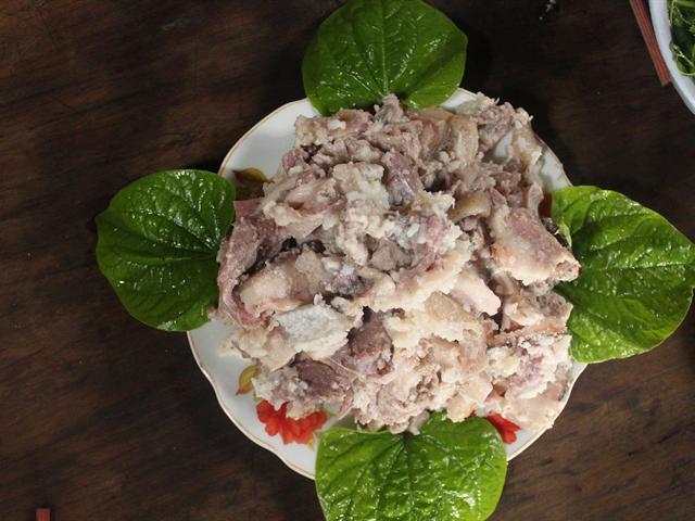 Thịt lợn chua của người Dao Tiền