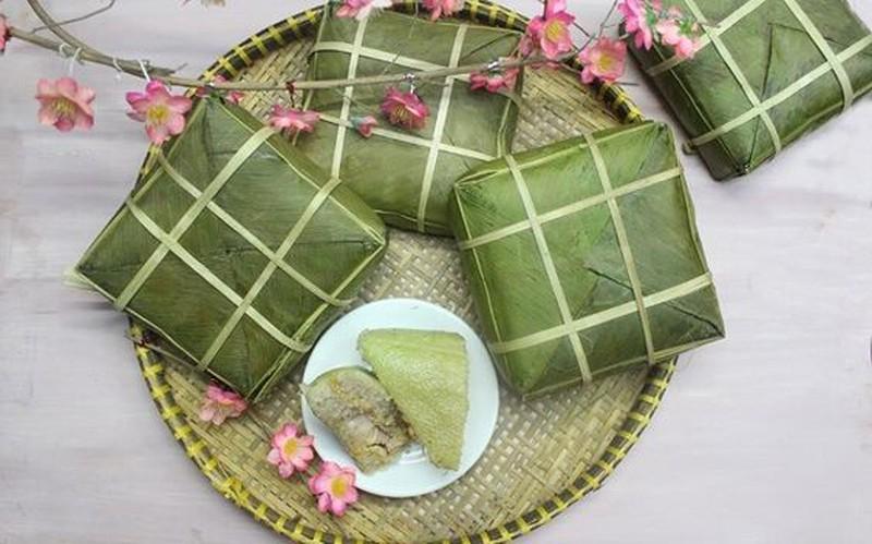 Bánh chưng xanh đón Tết vui xuân.