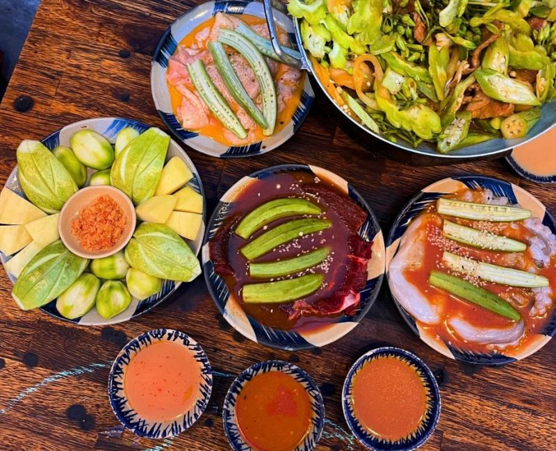 Tiệm lẩu nướng Má Hai