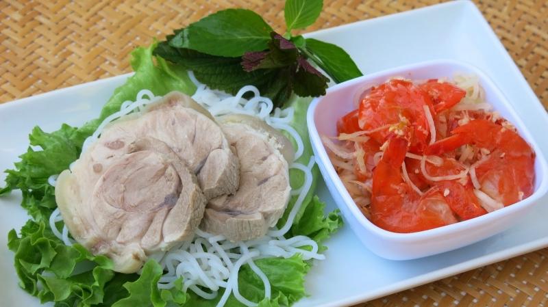 Tôm chua Huế cho ngày tết đậm đà hương vị.