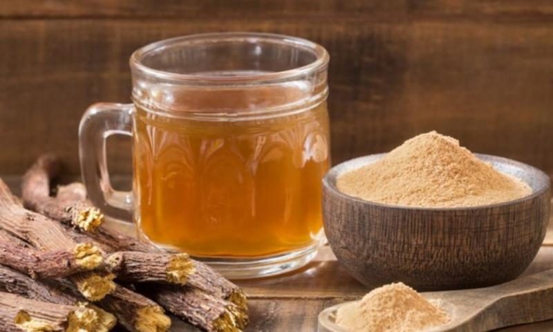 Trà rễ cam thảo là một loại trà được làm từ rễ cây cam thảo