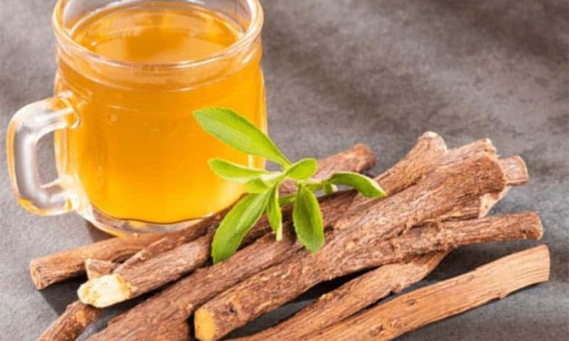 Rễ cam thảo chứa các hợp chất có tác dụng lợi cho tiêu hóa và có khả năng kích thích chức năng ruột