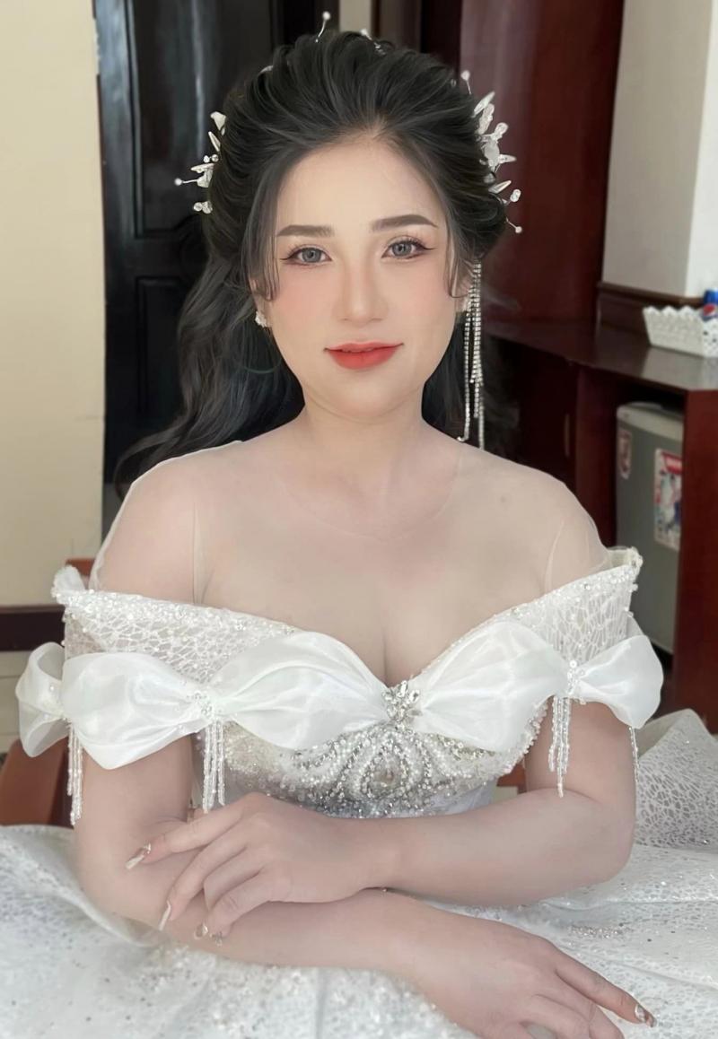 Trần Mỹ Nhung Make Up