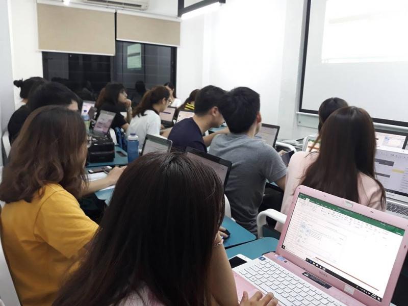 Trung tâm Ngoại ngữ Tin học - Trường Đại học Công nghệ Vạn Xuân