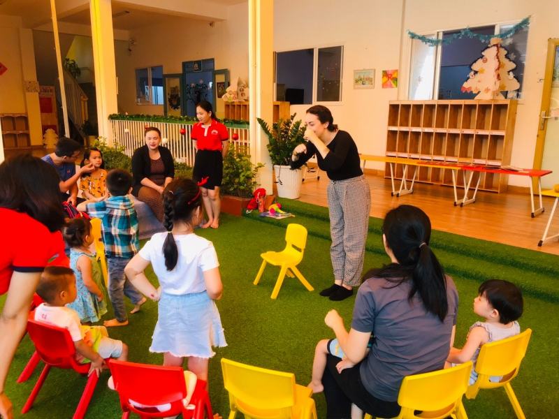 Một giờ học tiếng anh của trường Trường Mầm non Kindy Garden Montessori