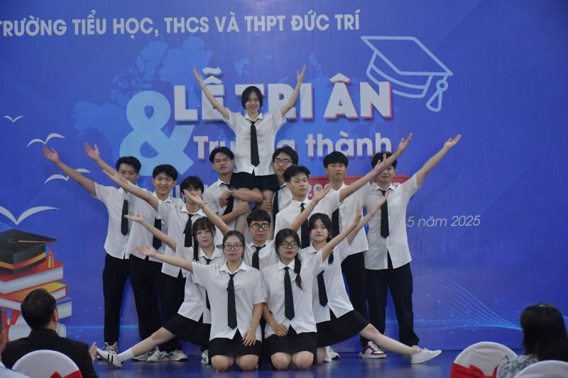 Trường THCS Đức Trí