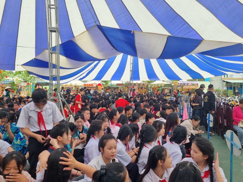 Trường THCS Lê Anh Xuân