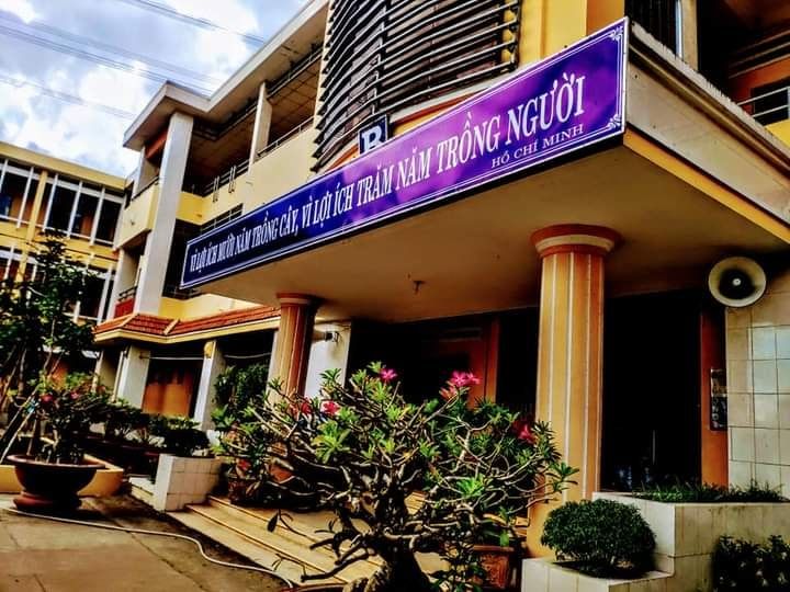 Trường THCS Lý Tự Trọng
