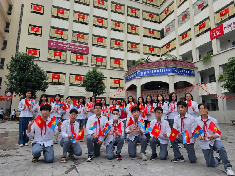Trường THCS Ngoại Ngữ