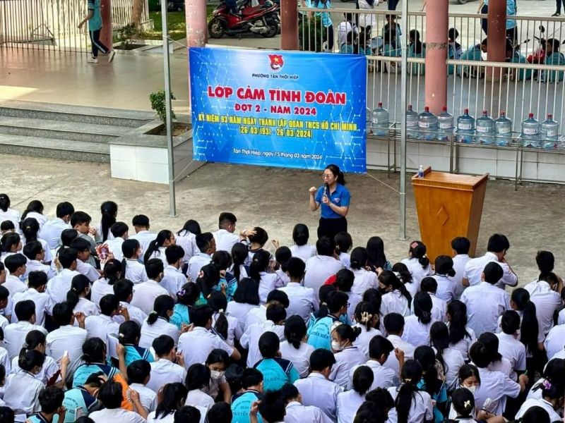 Trường THCS Nguyễn Hiền