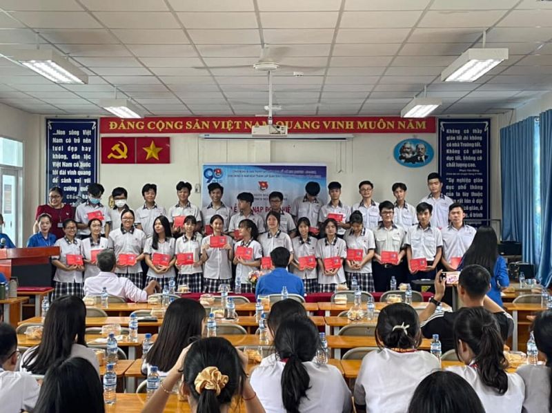 Trường THCS Nguyễn Văn Bé