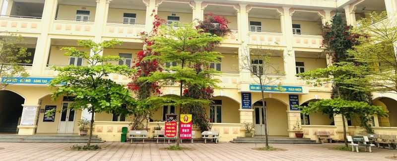 Trường THCS Phong Vân