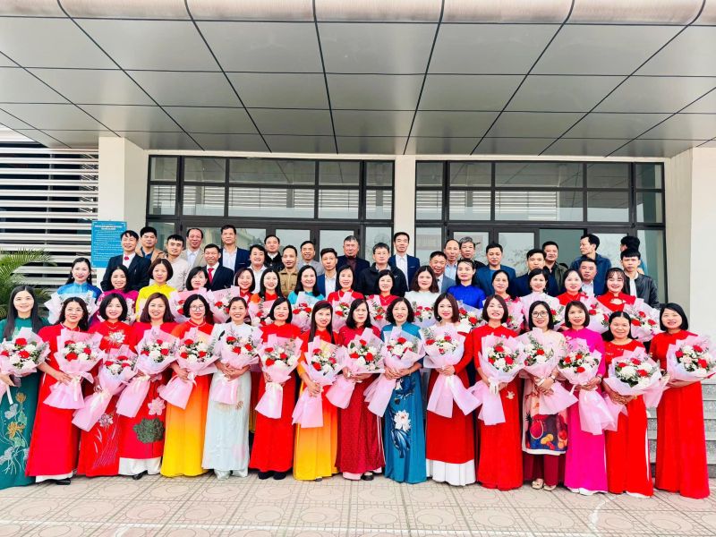 Trường THCS Phong Vân