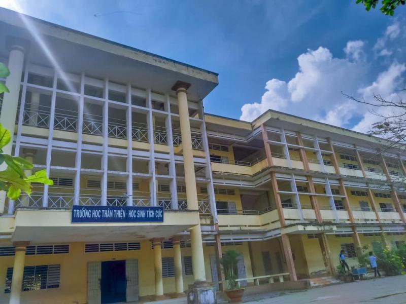 Trường THCS THPT Long Phú