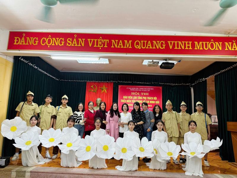 Trường THCS Trần Bích San