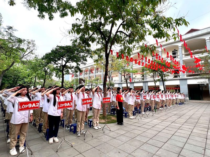 Trường THCS Trung Hòa