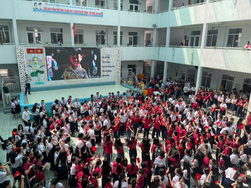 Trường THCS Vân Đồn