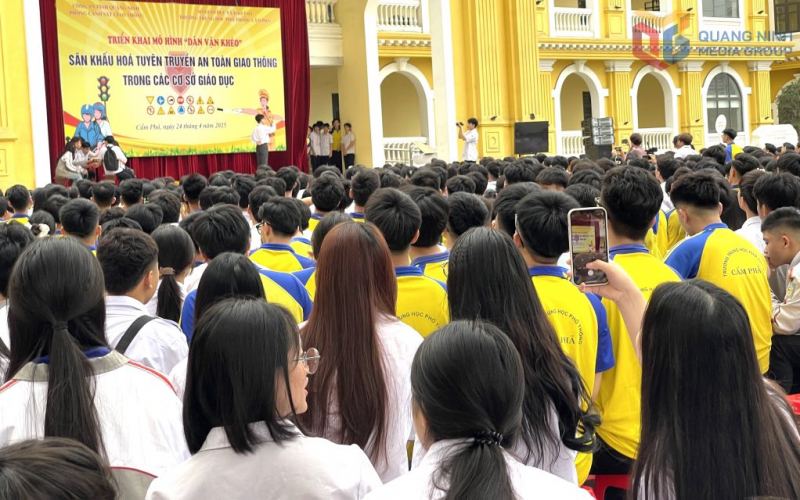 Trường THPT Cẩm Phả