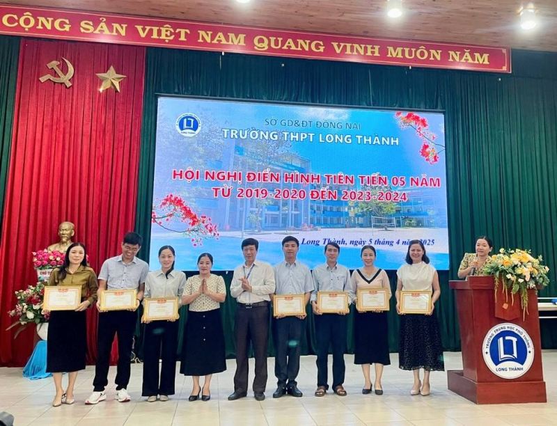Trường THPT Long Thành