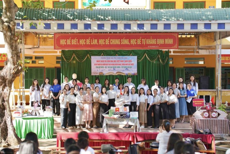 Trường THPT Mai Châu