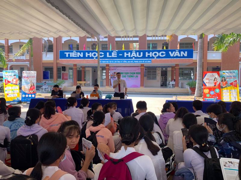 Trường THPT Nguyễn Đình Chiểu