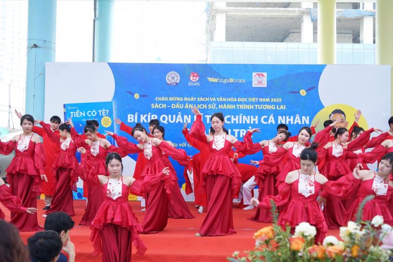 Trường THPT Nguyễn Huệ