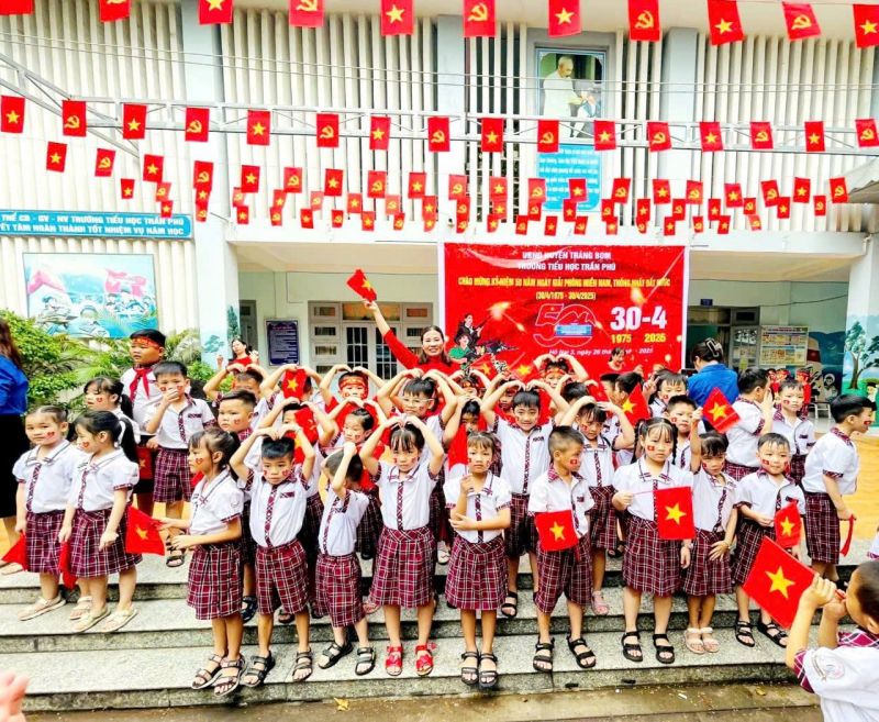 Trường Tiểu học Trần Phú