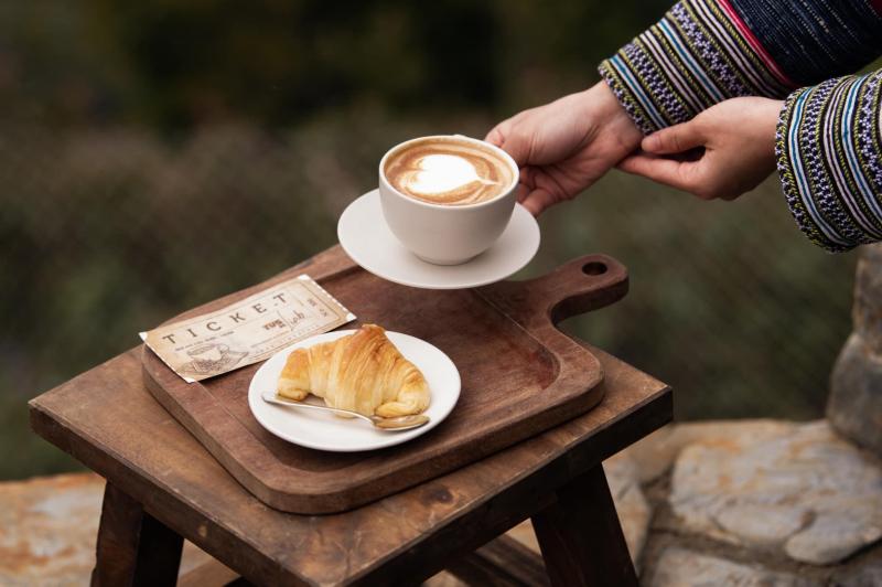 Tus De Liab - Restaurant & Coffee