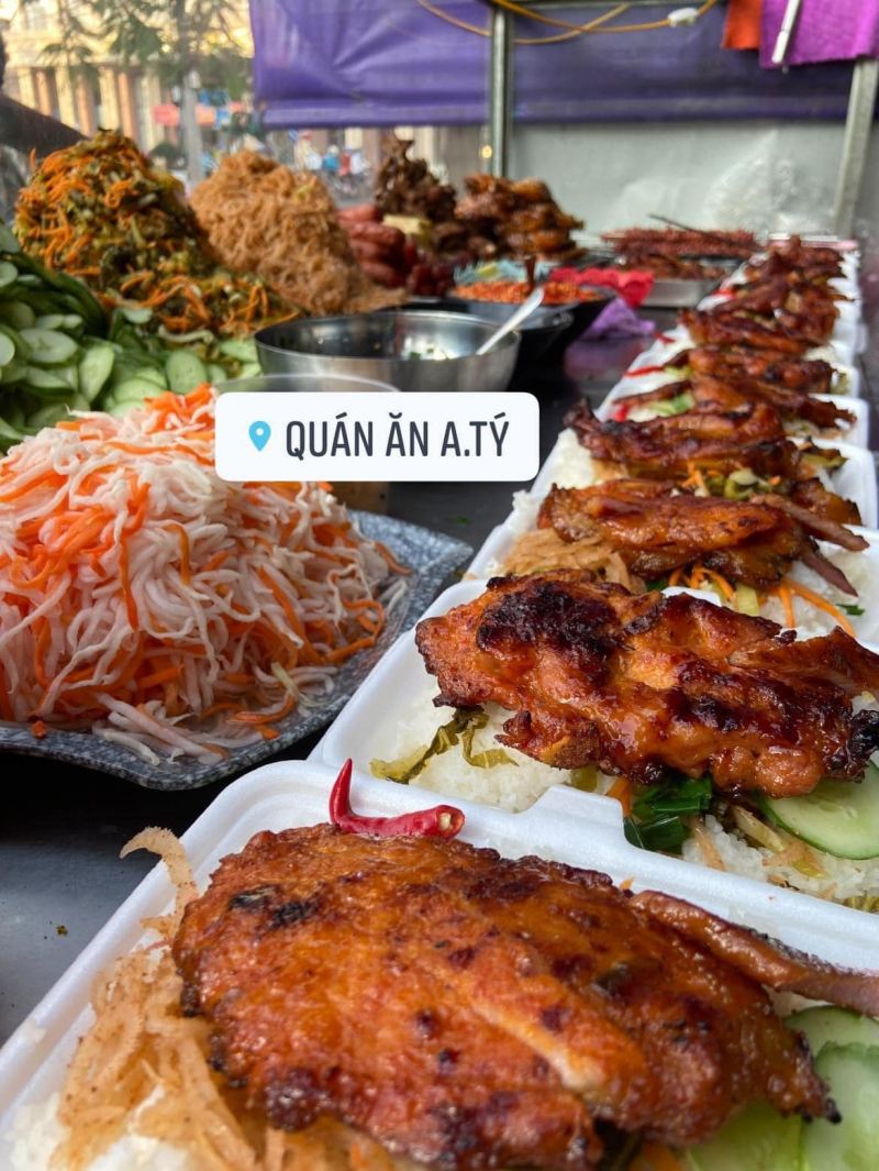 Tý Cơm Tấm