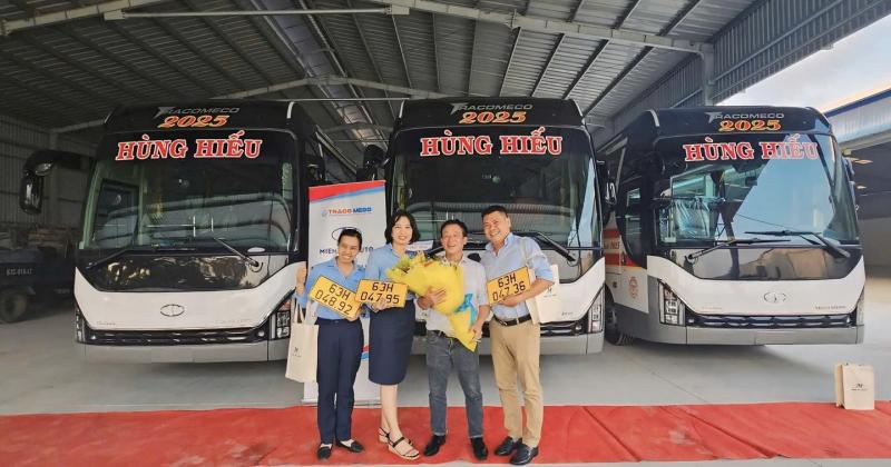 Xe khách Hùng Hiếu